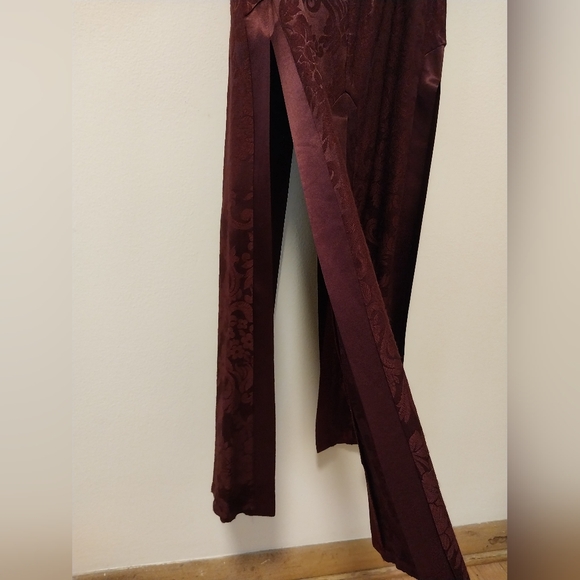 Very unique 2 piece set in the color of the season - burgundy! - Picture 5 of 10